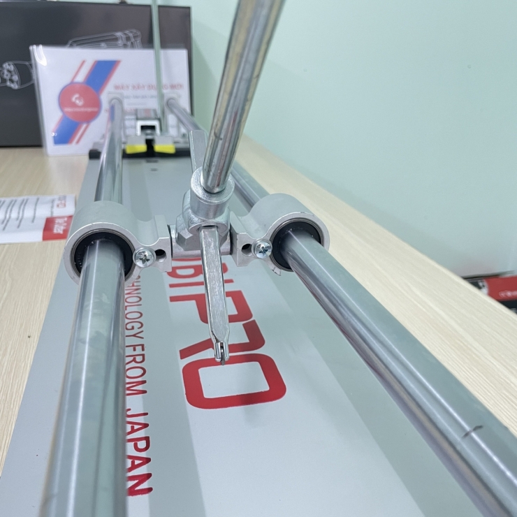 Bàn cắt gạch Ryobi PRO 60-80-100-120cm ( kèm 3 lưỡi bút )