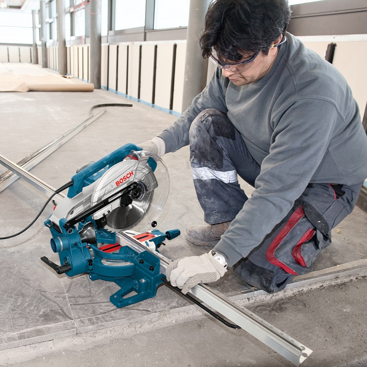 Máy cắt góc 255mm Bosch GCM 10MX 1700W