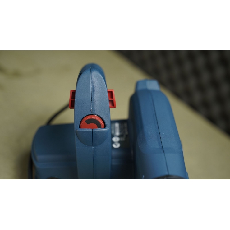 Máy thổi bụi điện 820W Bosch GBL 82-270 chỉnh tốc 