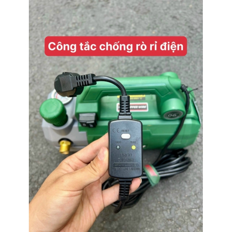 Máy xịt rửa xe 2350W Dekton DK-CWR2350 chỉnh áp - chống giật