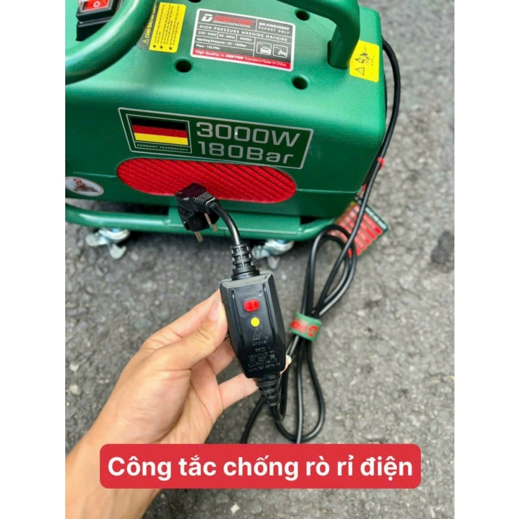 Máy rửa xe áp cao 3000W Dekton DK-CWR3000F chỉnh áp - chống giật