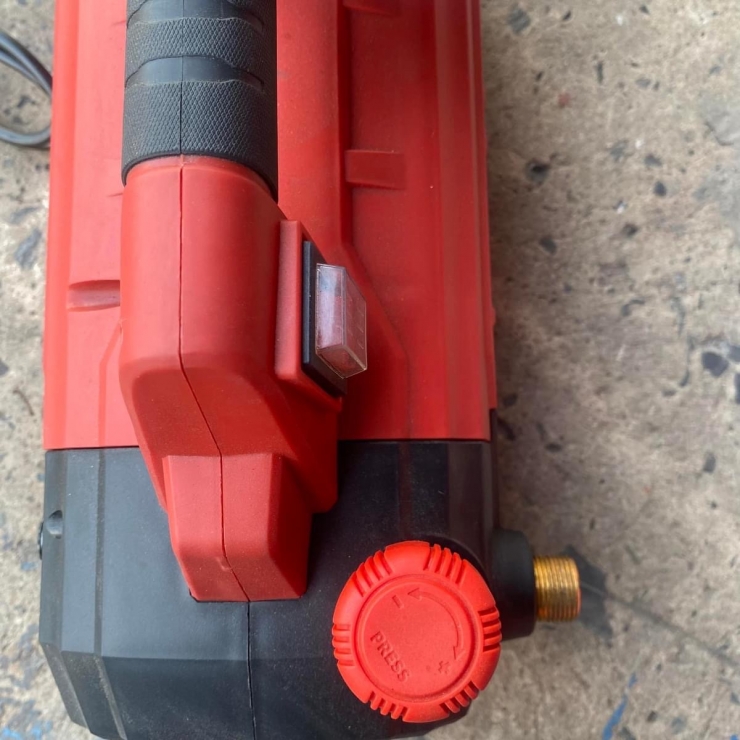 Máy rửa xe chỉnh áp 2450W Amaxtools AMG-2450T