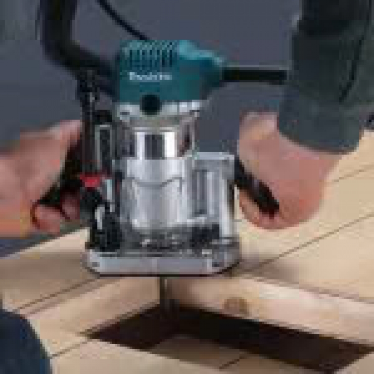 Máy phay chỉnh tốc 710W Makita RT0700C 6.35mm