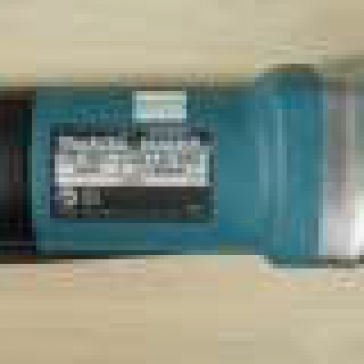 Máy mài góc 100mm Makita 9556HB 840W - công tắc bóp