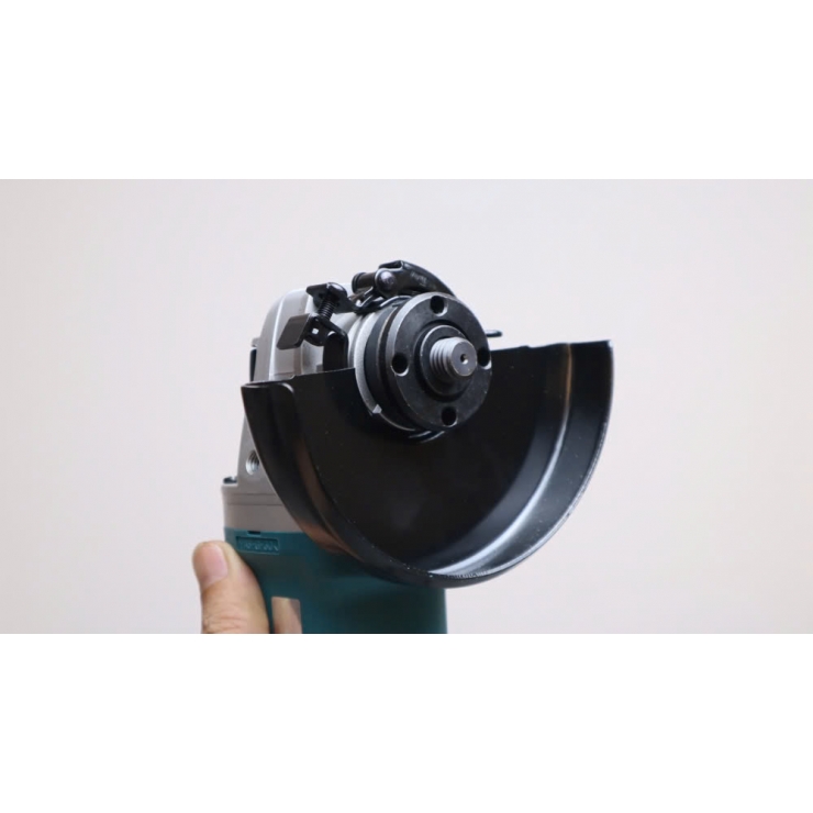 Máy mài góc 125mm Makita 9556CVR 1400W - công tắc trượt