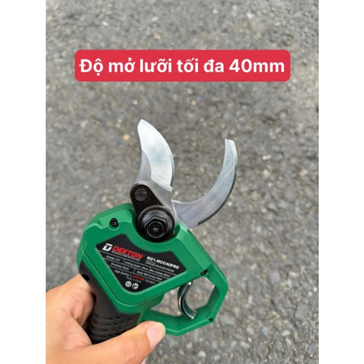 Kéo cắt cành Pin 21V Dekton M21-MCC40PRO Brushless