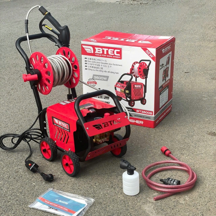 Máy rửa xe cao áp 3600W Btec BT37 xe đẩy