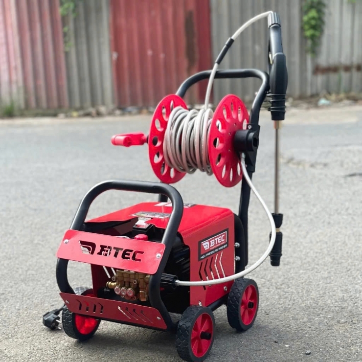 Máy rửa xe cao áp 3600W Btec BT37 xe đẩy