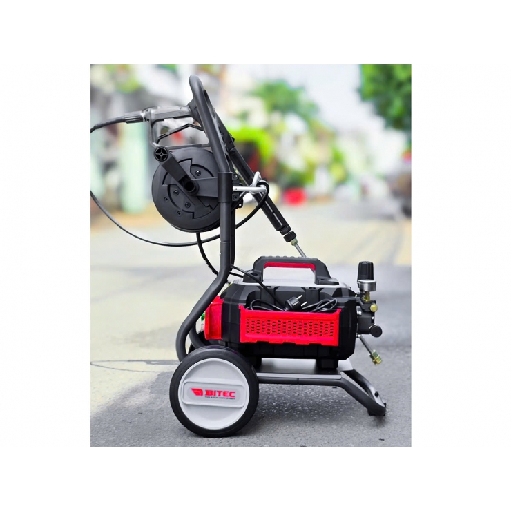 Máy xịt rửa cao áp 3.6Kw Btec BT3812 xe đẩy rulo