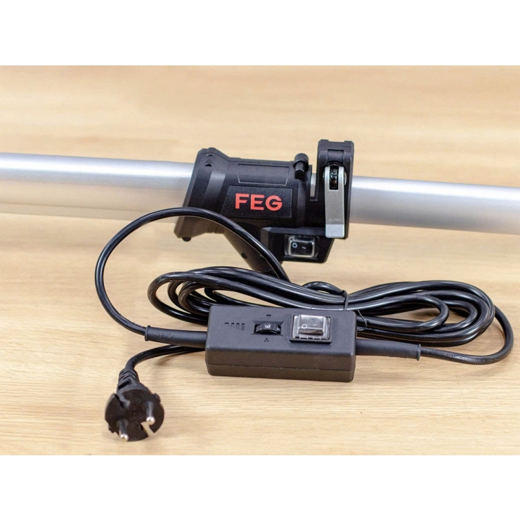 Chà sơn nước cán dài 215mm Feg EG-317L có đèn