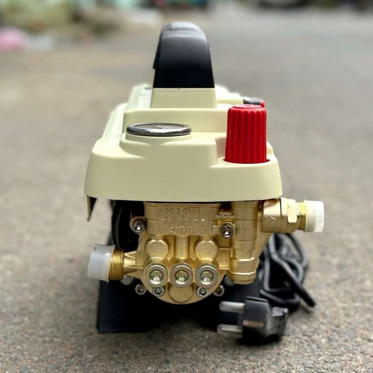 Máy rửa xe 2700W Btec BT2730 chỉnh áp