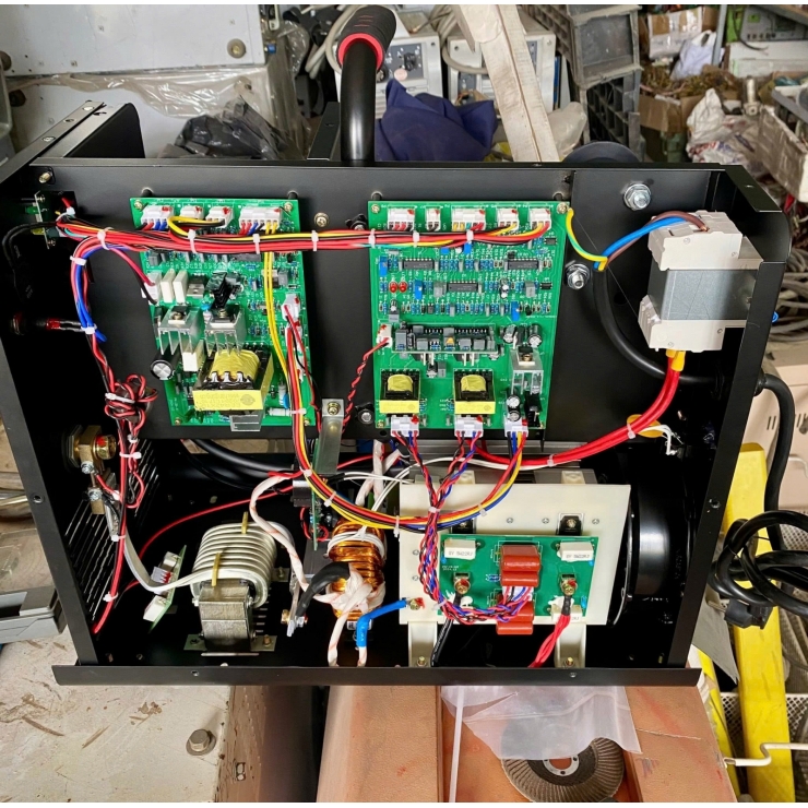 Máy hàn Mig que 270A Btec MIG270A ( 220V-380V )