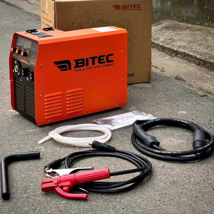 Máy hàn Mig que 270A Btec MIG270A ( 220V-380V )