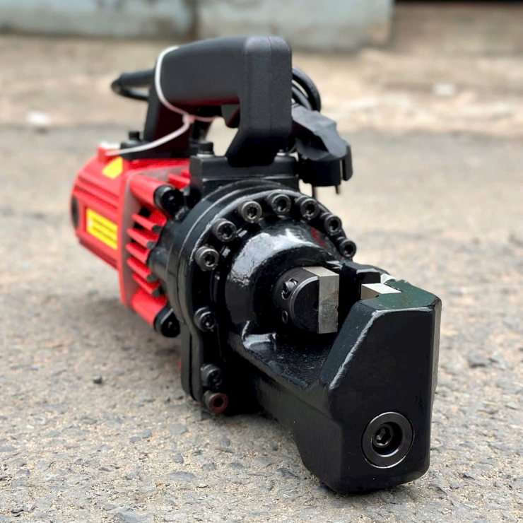 Máy cắt thủy lực 25mm Btec BT25C